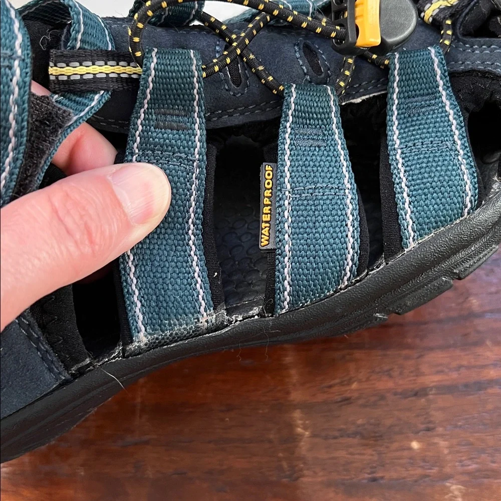 KEEN Newport H2 Waterproof Hiking Trail Hybrid Sandals Blue/Black Big Kids 5